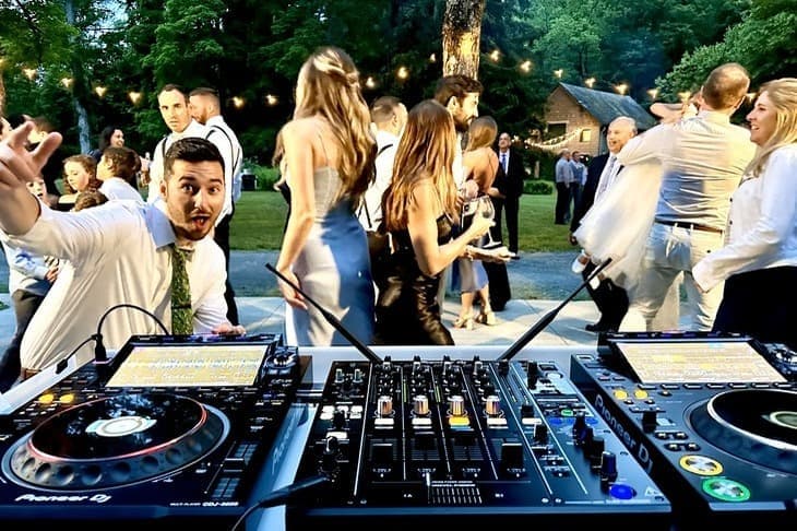 Hudson Valley Wedding DJ - Guests Dancing Estate Wedding